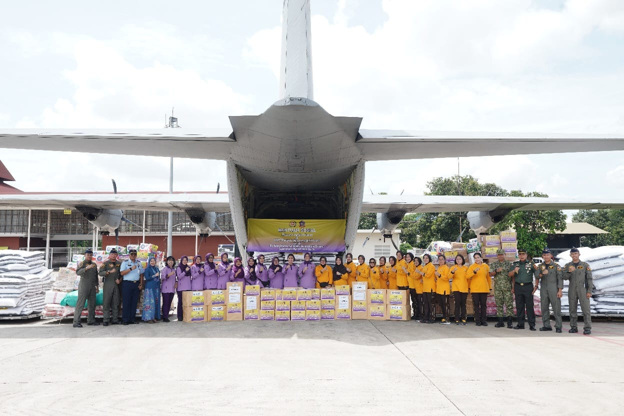 Dharma Pertiwi Pusat dan IKKT Pragati Wira Anggini Pusat Kirim Bantuan Sosial Untuk Masyarakat Terdampak Bencana di Sumatera