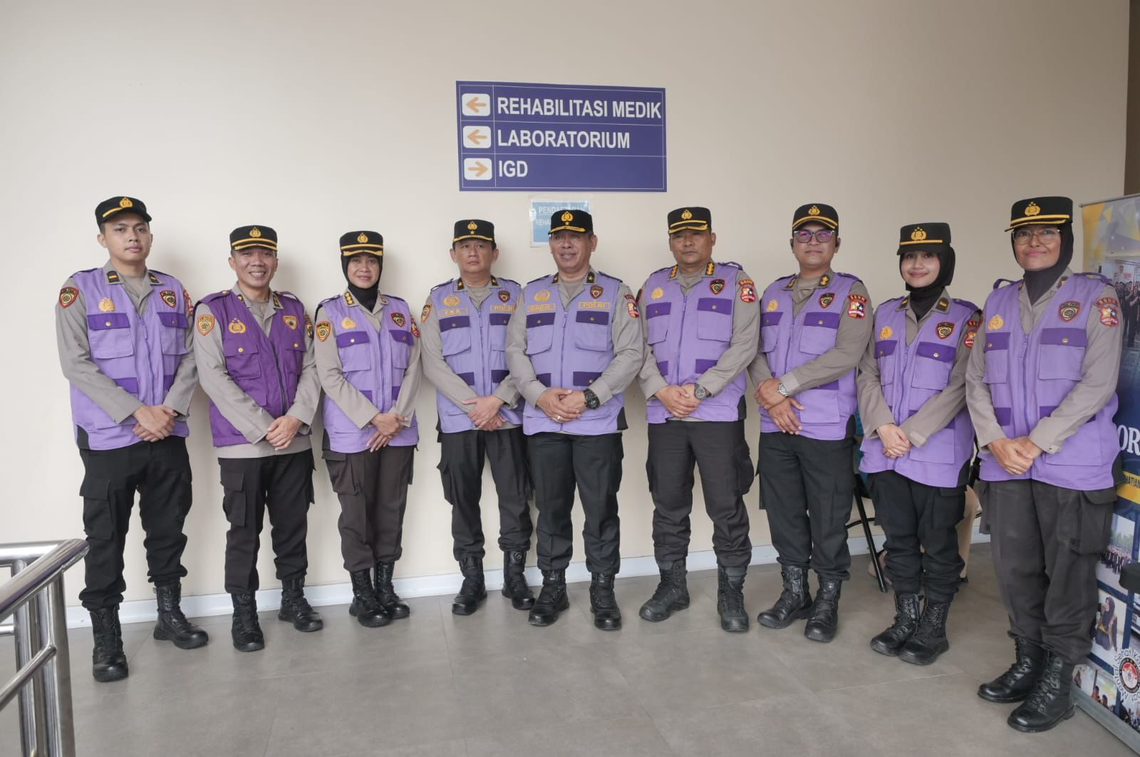 POLRI LANJUTKAN PENDAMPINGAN PSIKOSOSIAL DAN PEMULIHAN PASCA LEDAKAN SMAN 72 JAKARTA UTARA