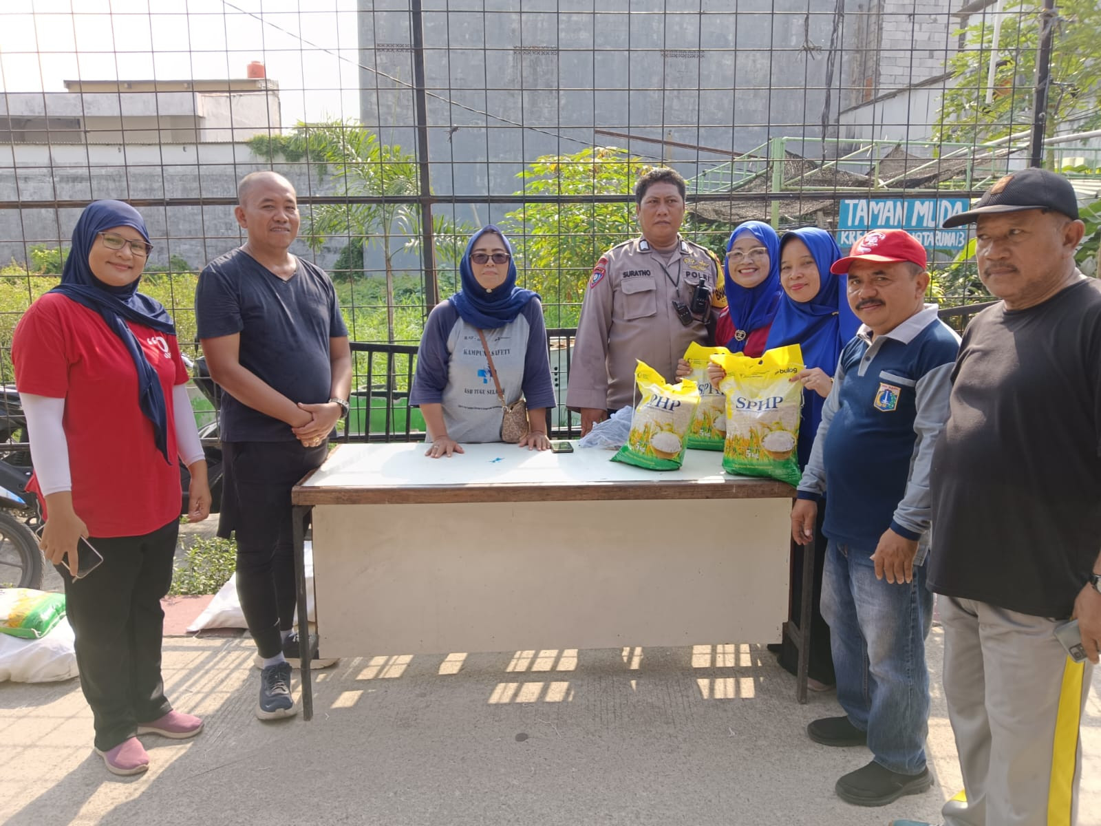 Polsek Koja Bersama Bulog Gelar Gerakan Pangan Murah, Bantu Warga Dapatkan Beras Terjangkau