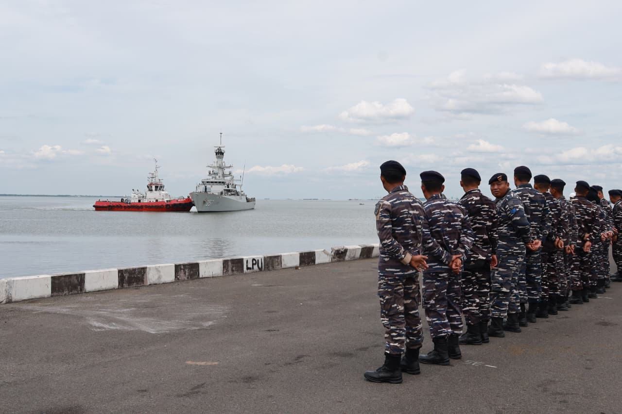 Kapal Perang Kebanggaan Indonesia KRI Bung Tomo-357 Sandar di Dumai Usai Tuntaskan Misi ASEAN Multilateral Naval Exercise (AMNEX) di Malaysia