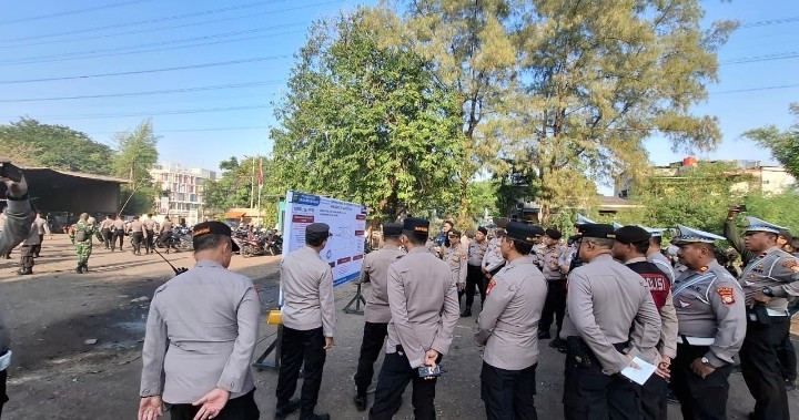 Polres Metro Jakarta Utara Gelar Apel Pengamanan Aksi Unjuk Rasa Buruh PC SPAI FSMI di Kelapa Gading