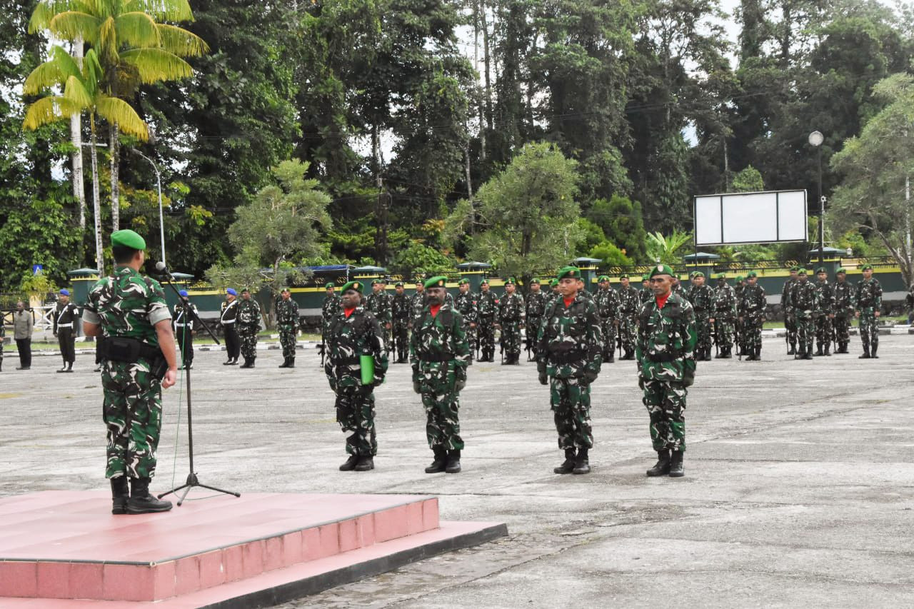 Dandim 1710/Mimika Pimpin Upacara 17-an, Bacakan Amanat Pangdam XVII/Cenderawasih