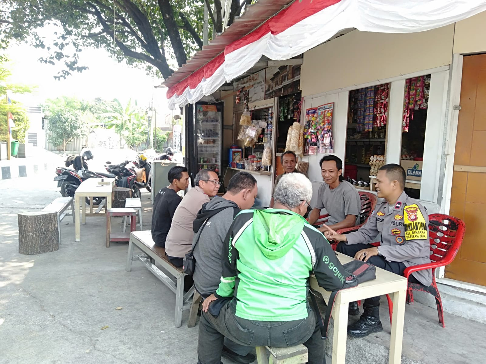 Polsek Bekasi Barat Gelar Jakarta On The Spot di Kampung Bojong, Serap Aspirasi Warga