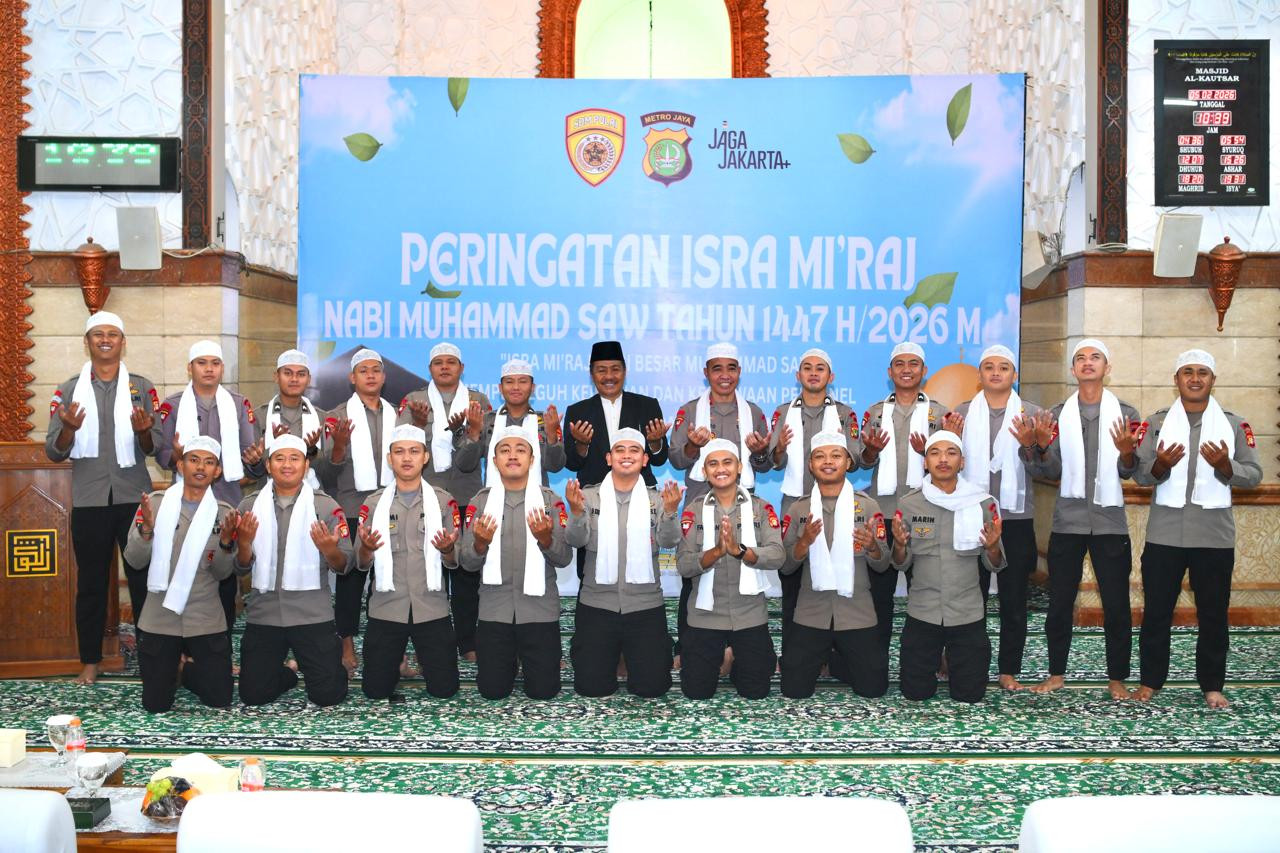 Tim Hadroh Brimob Metro Jaya Iringi Peringatan Isra Mi’raj di Polda Metro Jaya