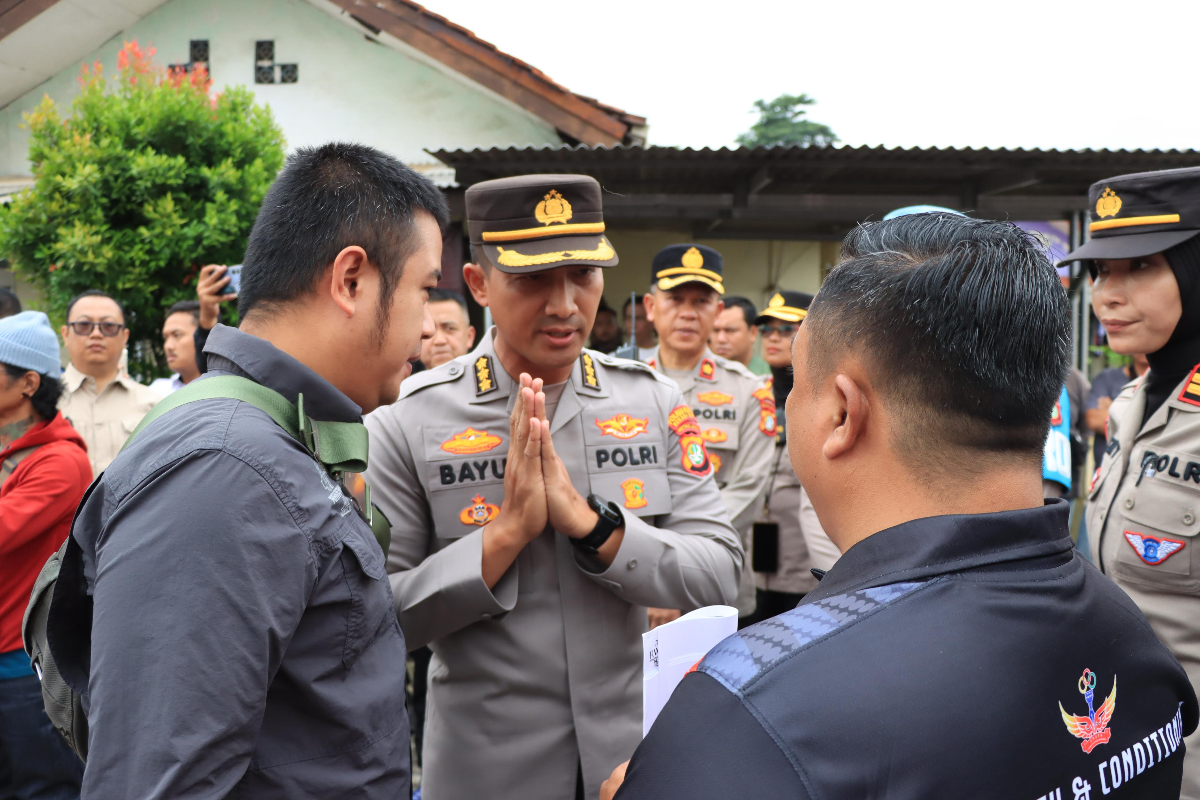 Kedepankan Sisi Humanis, Polres Metro Bekasi Kota Hadirkan Layanan Kesehatan Gratis saat Eksekusi Lahan di Pekayon