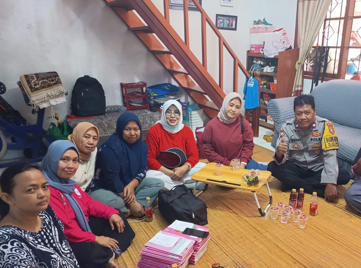 Bhabinkamtibmas Jakasampurna Ajak Warga Cegah Tawuran dan Judi Online