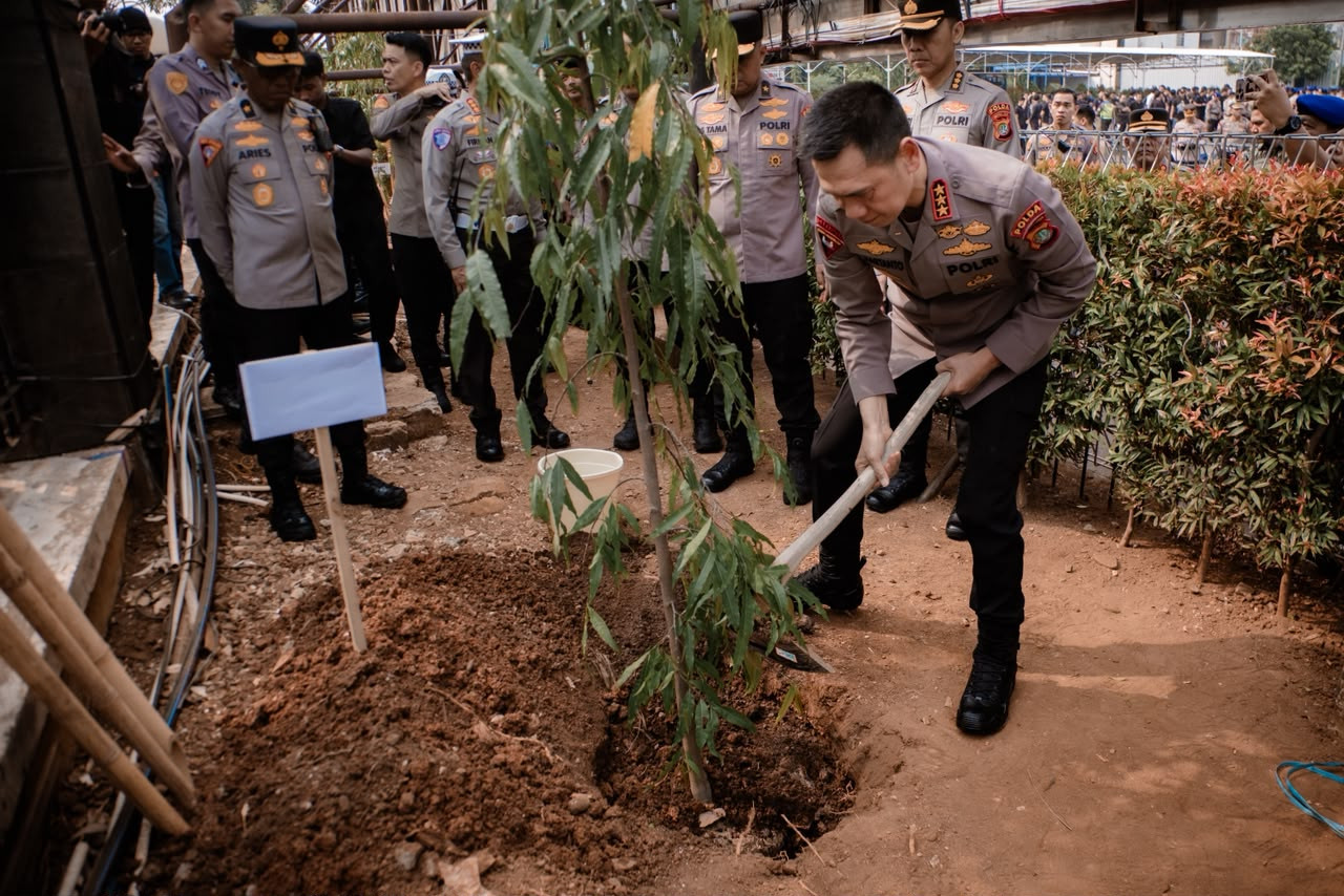 Gaungkan Green Policing, Kapolda Metro Jaya Ajak Personel Peduli Lingkungan
