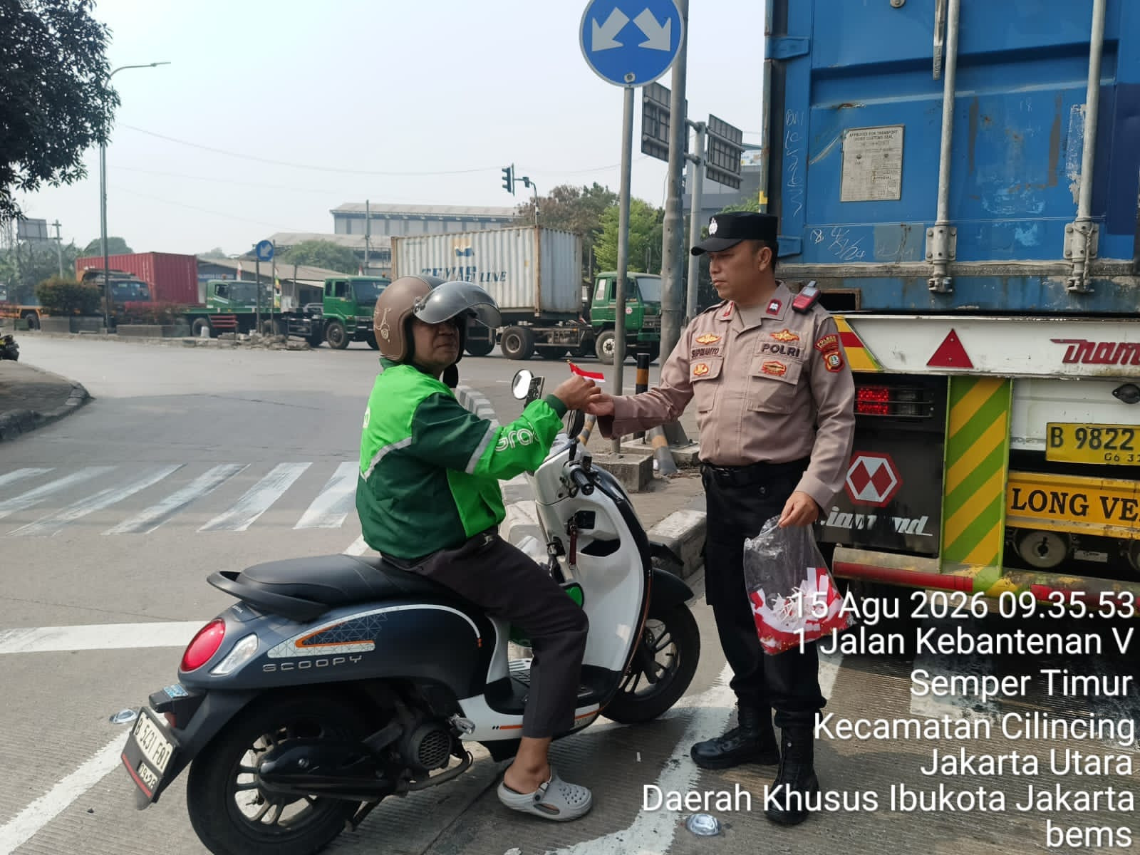 Polsek Cilincing Perketat Penyekatan di Cilincing Jelang Pergerakan Massa ke Ancol