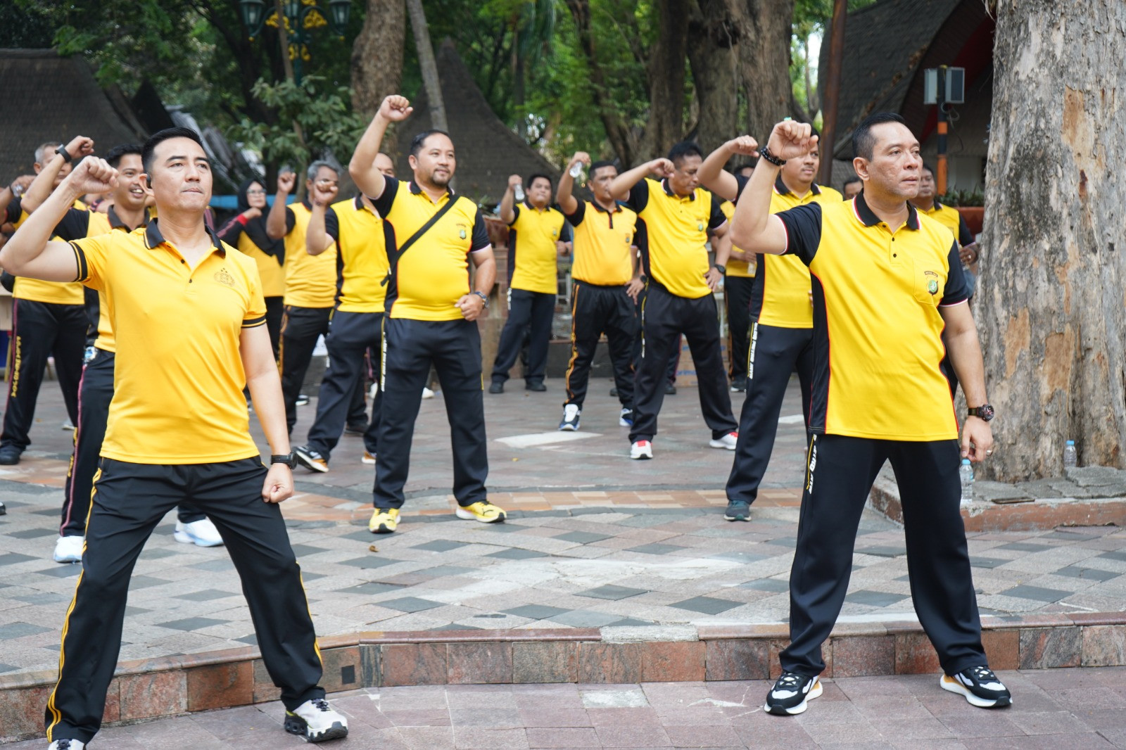 Kapolres Metro Jakarta Utara Pimpin Apel dan Olahraga Bersama di Ancol, Perkuat Soliditas dan Jaga Kebugaran Personel