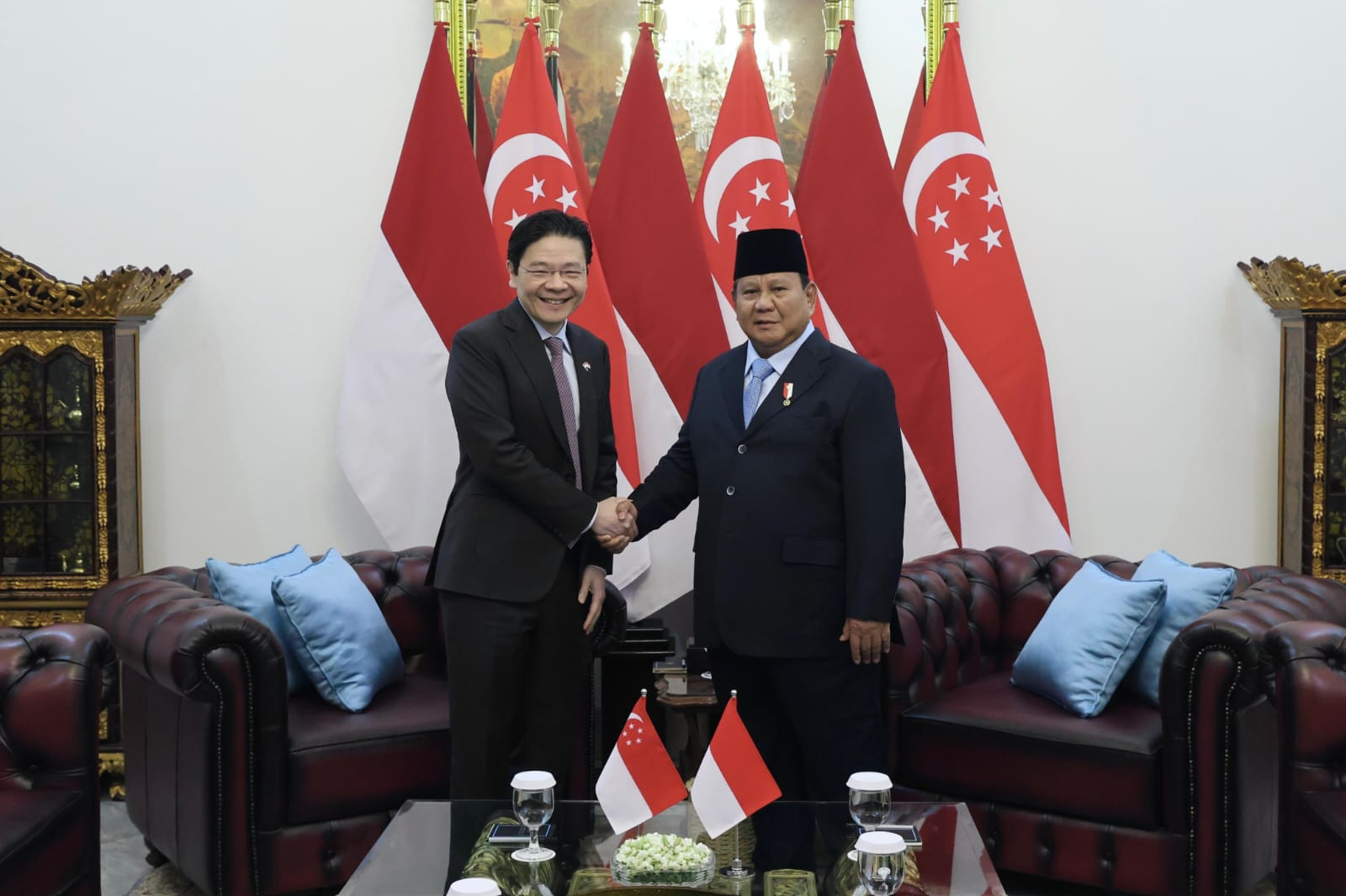 Bahas Isu Global Bersama PM Singapura, Prabowo Tegaskan Sikap ASEAN Utamakan Diplomasi