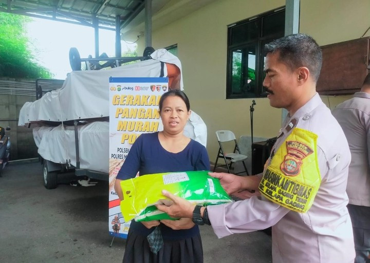 Polri dan Bulog Gelar Gerakan Pangan Murah di Kelapa Gading, 1,5 Ton Beras Ludes Terjual