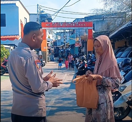 Bhabinkamtibmas Kelurahan Ancol Sigap Bantu Warga Urus Surat Kehilangan