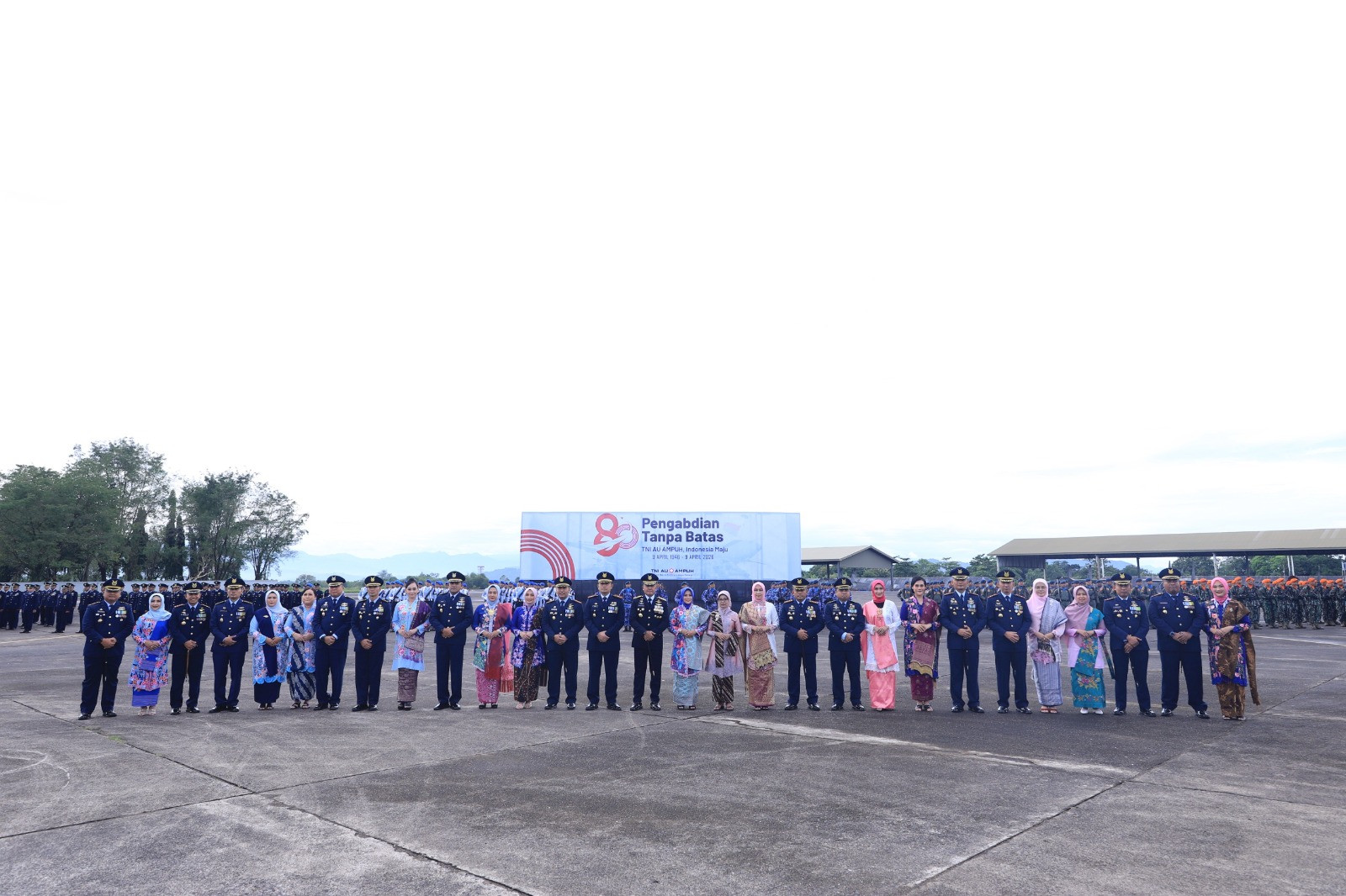 Komandan Lanud Sultan Hasanuddin Pimpin Upacara Peringatan HUT ke-80 TNI Angkatan Udara