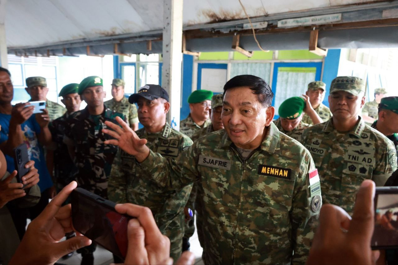 Panglima TNI Dampingi Menhan RI Kunjungi Yonif TP 823/Raja Wakaaka di Baubau