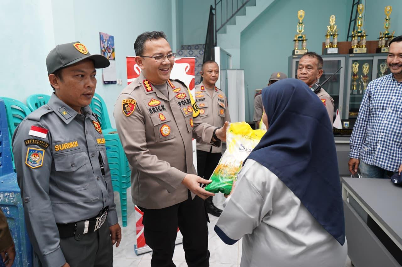 Kapolres Metro Jakarta Utara Kunjungi Pos Satkamling di Kebon Bawang, Tanjung Priok