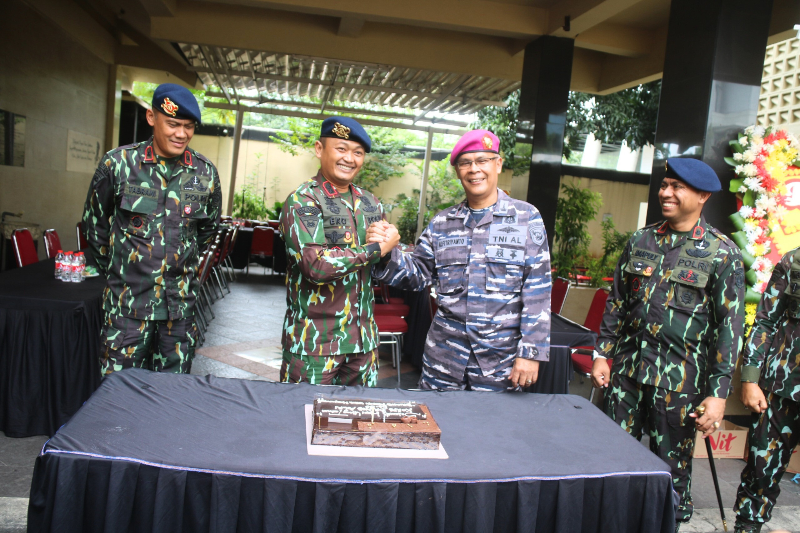 Marinir TNI AL Kunjungi Mako Brimob di Momentum HUT ke-80 Korps Brimob