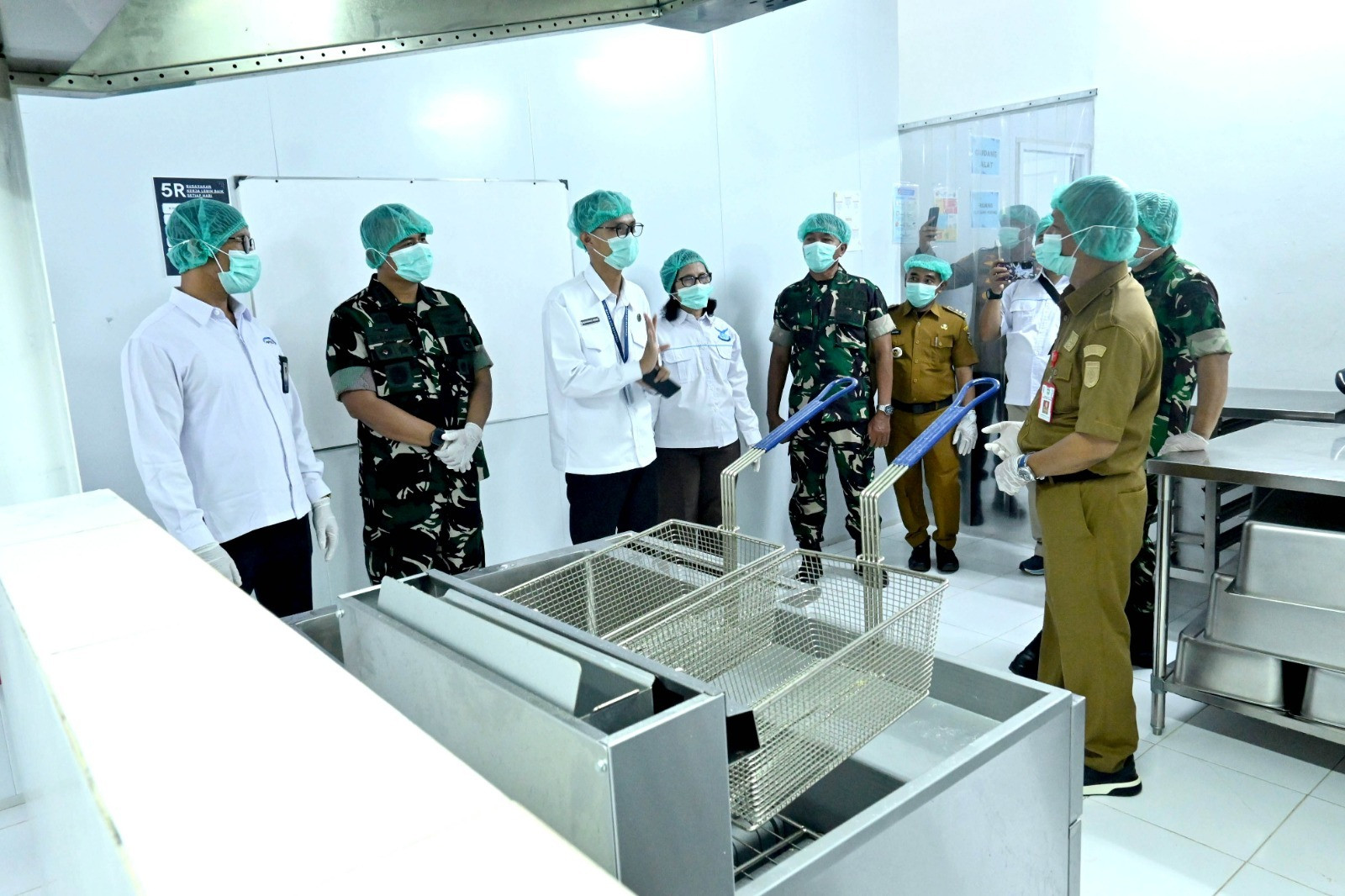 Dukung Program Asta Cita Presiden RI, Danlanud Sjamsudin Noor Resmikan SPPG Maluka Baulin Perkuat Gizi Generasi Bangsa