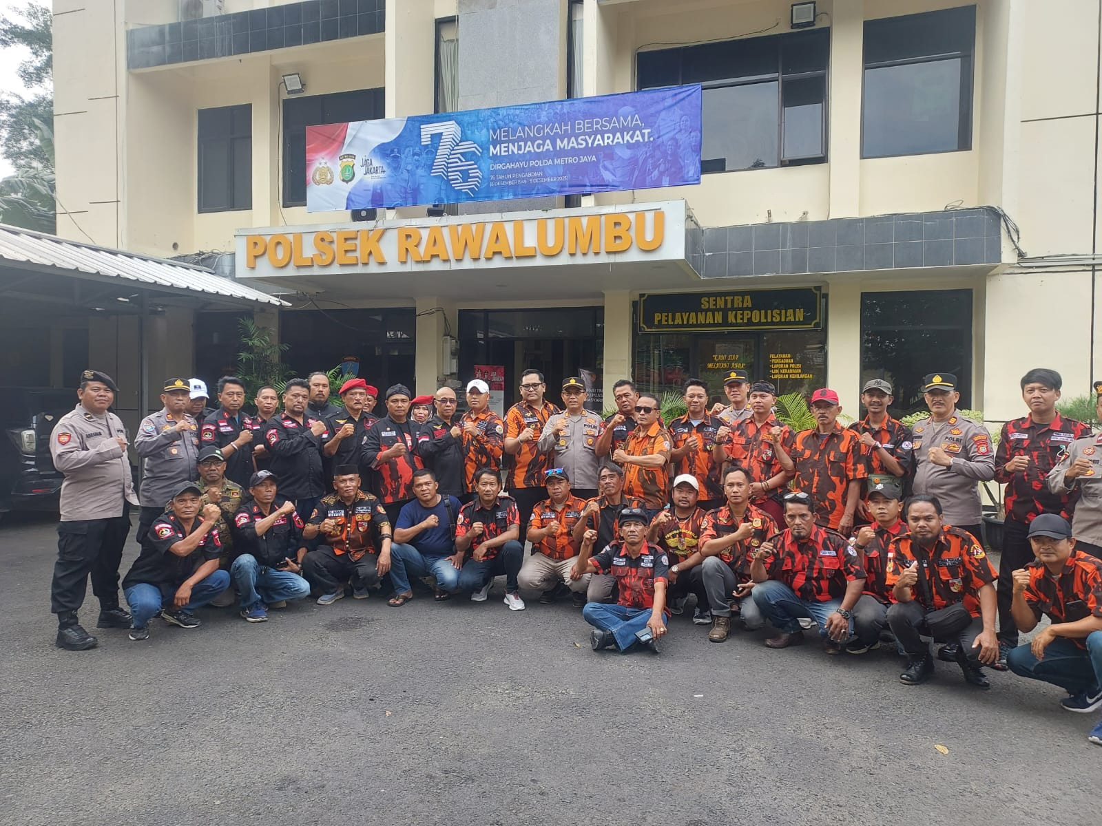 Kapolsek Rawalumbu Pimpin Apel Kamtibmas Ormas di Halaman Polsek