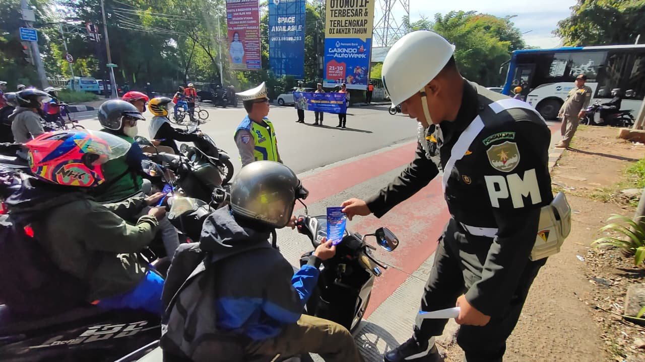 Ops Zebra Jaya 2025: Petugas Edukasi Keselamatan dan Penertiban Humanis di Jakarta Timur