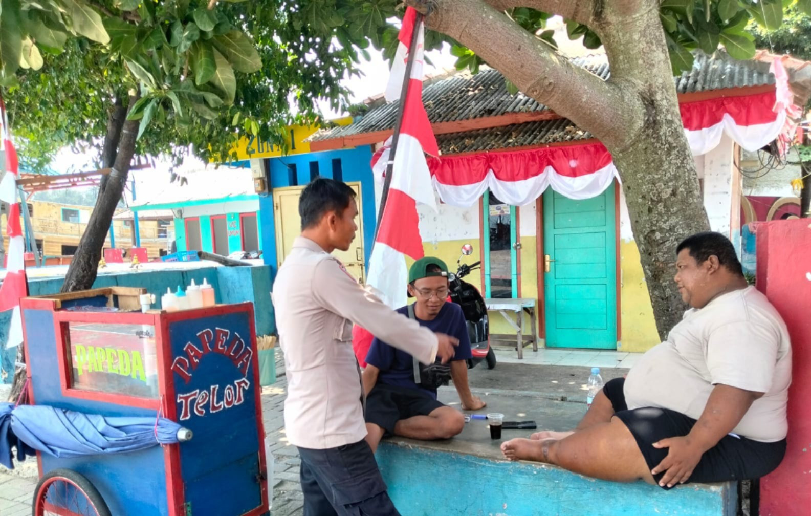 Bhabinkamtibmas Pulau Panggang Sosialisasikan Call Center 110, Ajak Warga Jaga Jakarta