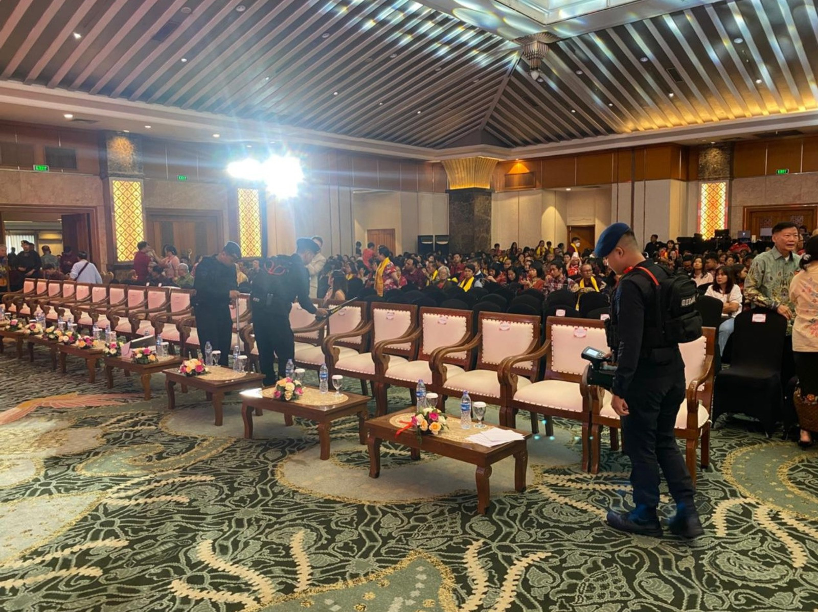 Brimob PMJ Pastikan Keamanan Perayaan Imlek 2577 Kongzili di Hotel Grand Sahid Jaya