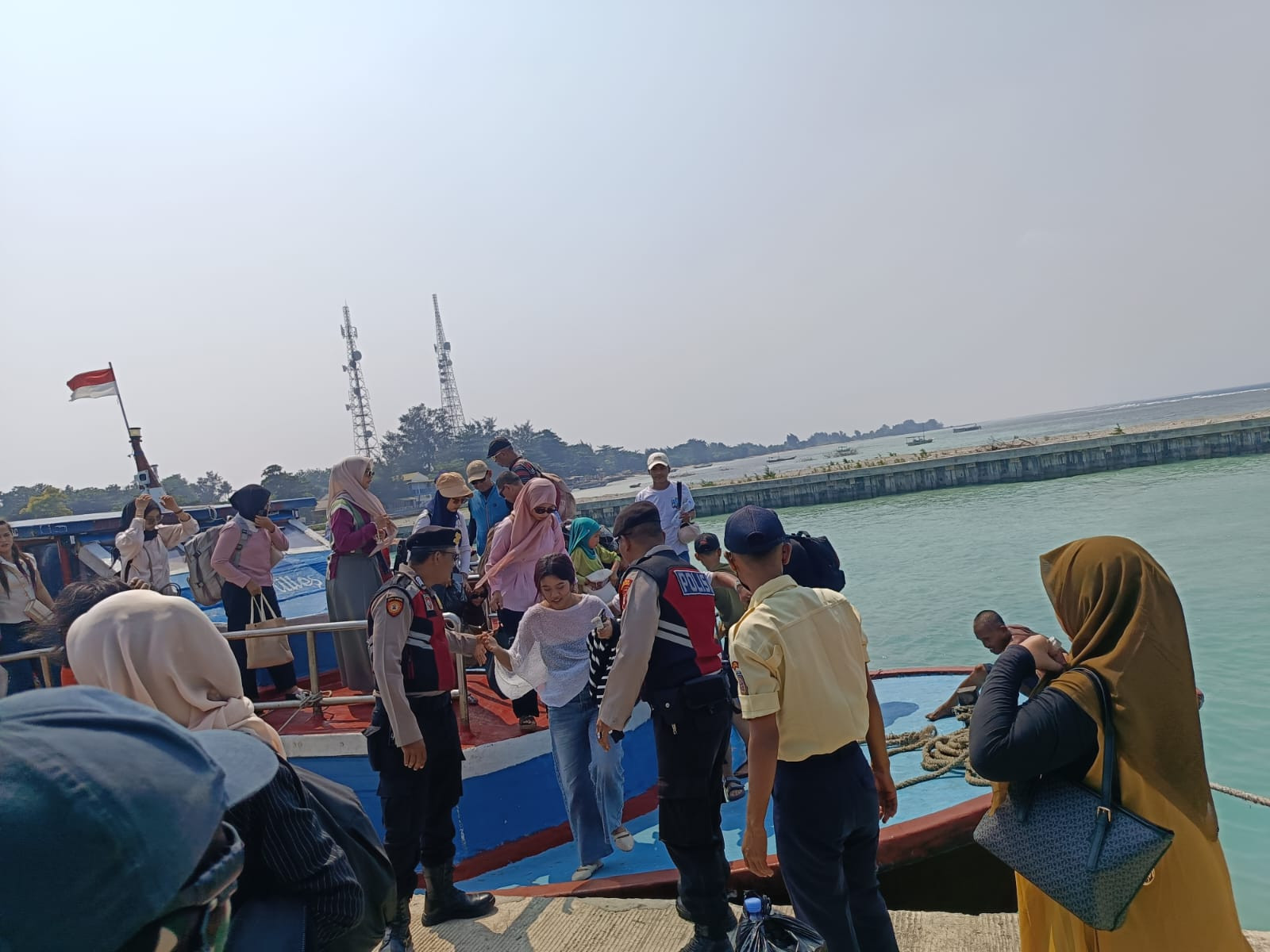 Jakarta On The Spot, Polres Kepulauan Seribu Kedepankan Pelayanan Humanis di Dermaga dan Sosialisasikan Layanan Polisi 110