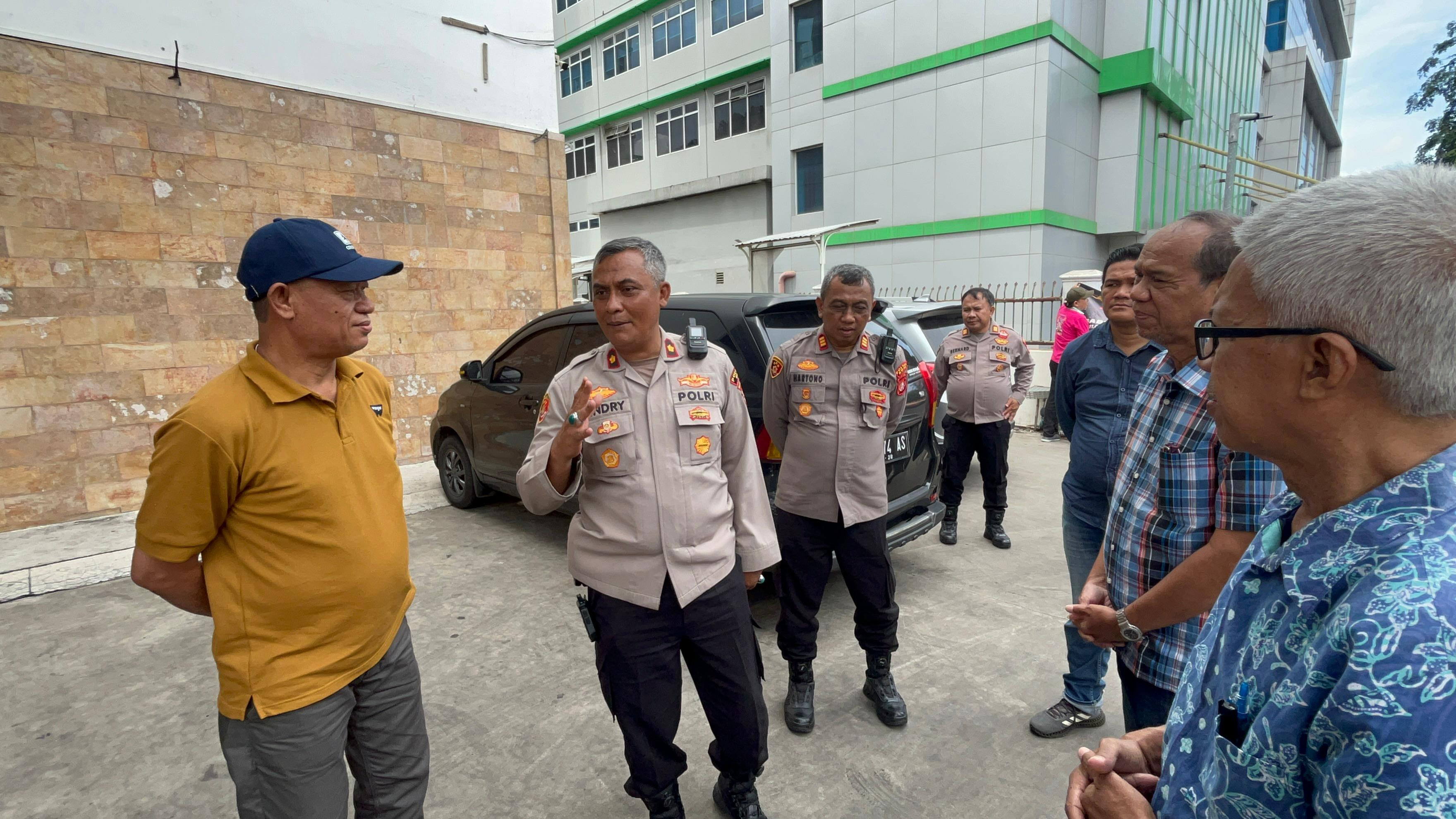 Polsek Koja Cek Kesiapan Gereja Jelang Natal 2025, Pastikan Ibadah Berlangsung Aman dan Kondusif