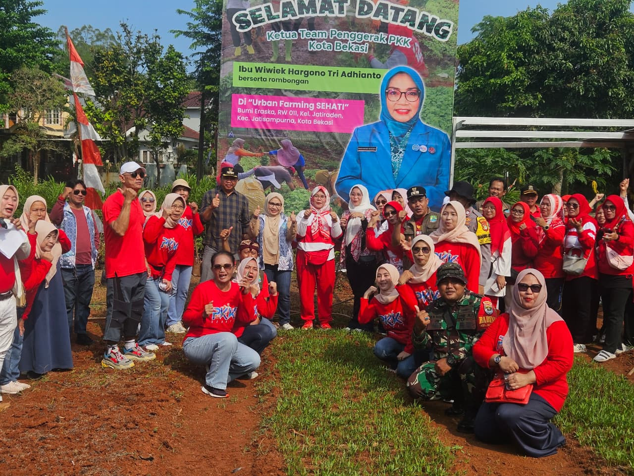 Ketua PKK Kota Bekasi Resmikan Lahan Urban Farming Sehati di Jatiraden