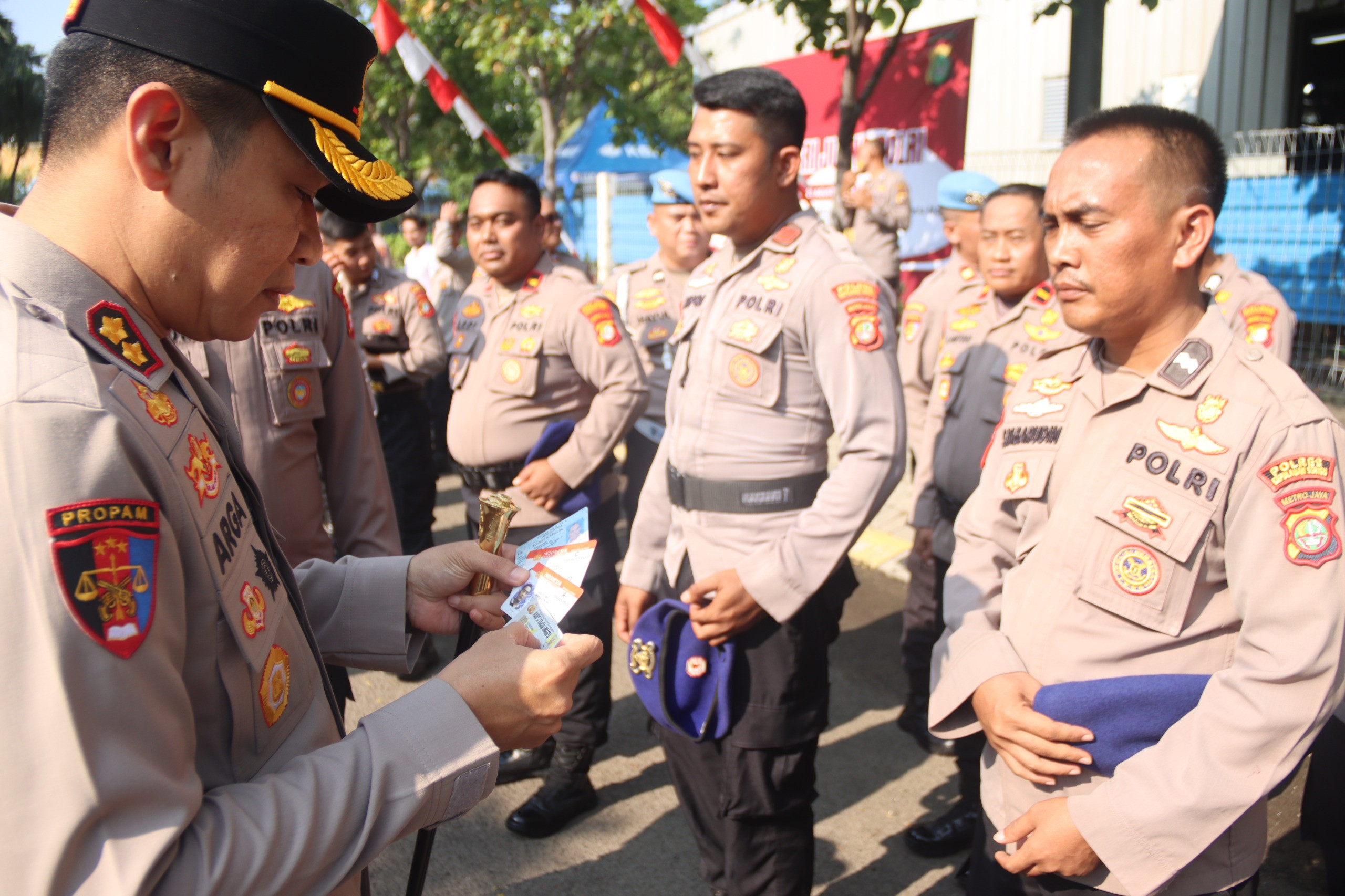 Kapolres Kepulauan Seribu Gelar Gaktiplin Usai Apel Pagi di Marina Ancol