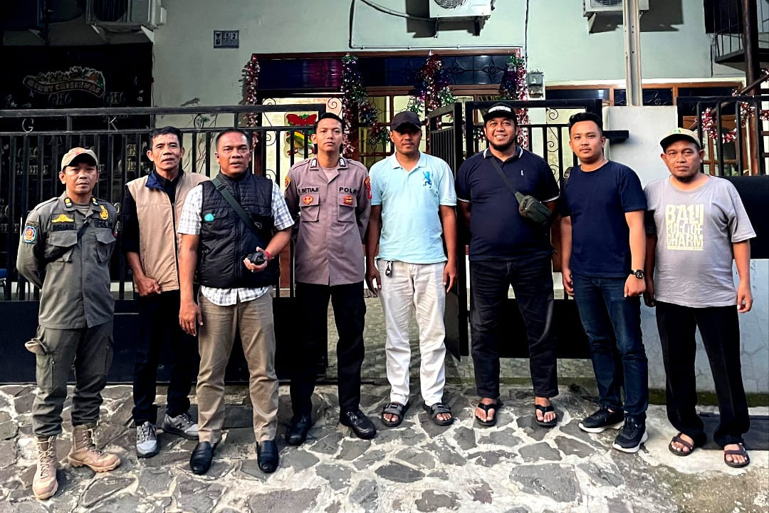 Polsek Bekasi Selatan Pastikan Pengamanan Ibadah Malam Natal 2025 Berjalan Kondusif