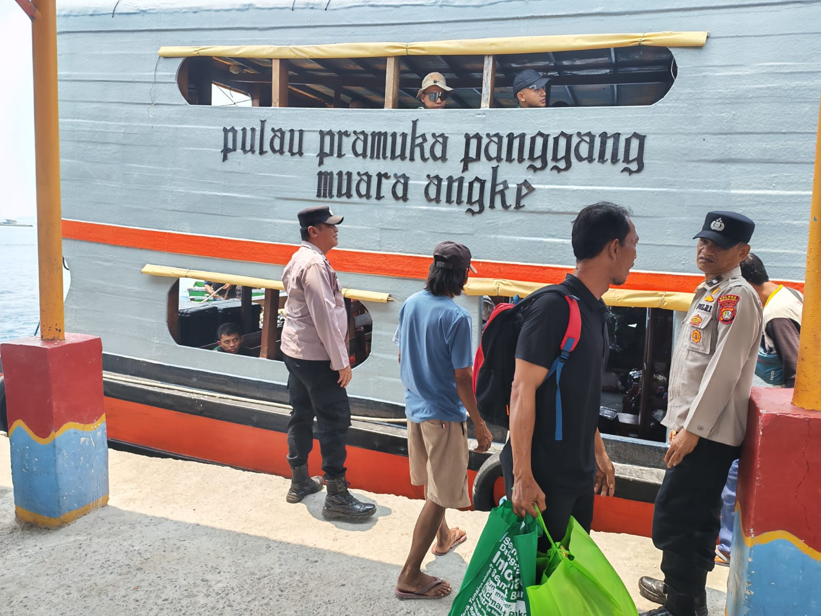 Layanan Polisi 110, Strong Point Polisi di Dermaga Kedatangan Kepulauan Seribu Berikan Pelayanan Humanis