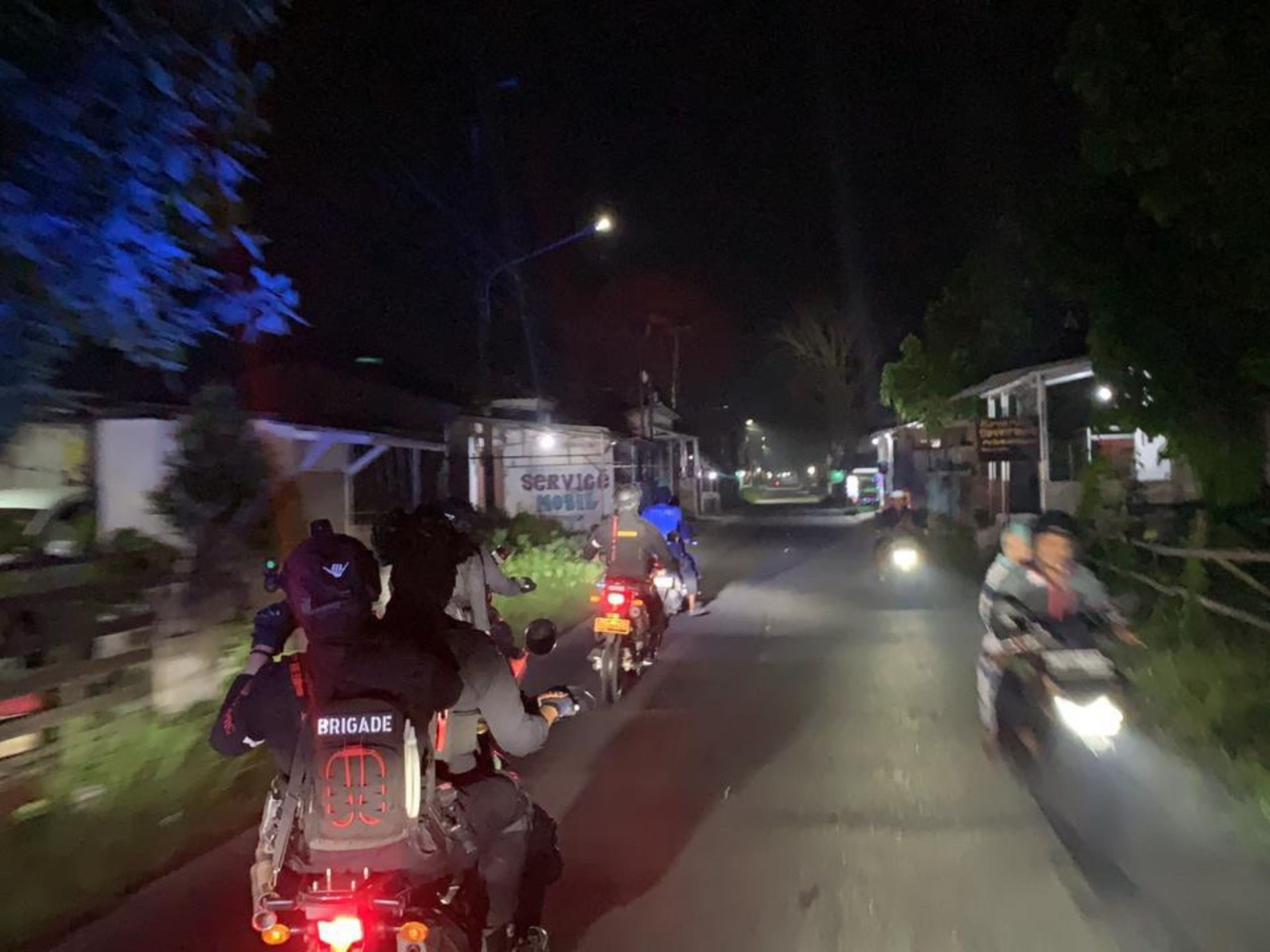 Patroli Brimob Batalayon D, Amankan Pelaku Curanmor Saat Patroli Dini Hari di Bekasi