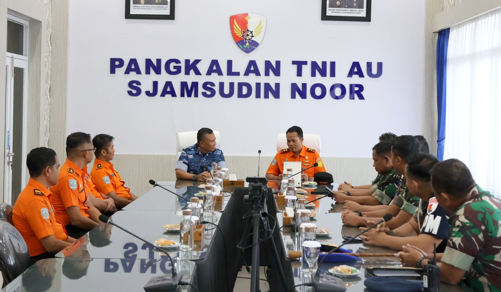 Sinergi Tanpa Batas, Kabasarnas Beri Penghargaan Khusus untuk Lanud Sjamsudin Noor