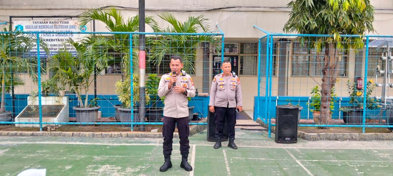 Police Goes To School, Polsek Kelapa Gading Berikan Edukasi Pencegahan Kenakalan Remaja di SMK Hang Tua II