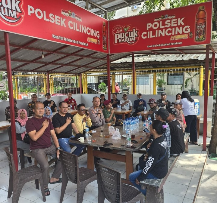 Warga Cilincing Kompak Dukung Polri, Siap Jaga Polsek dari Aksi Anarkis