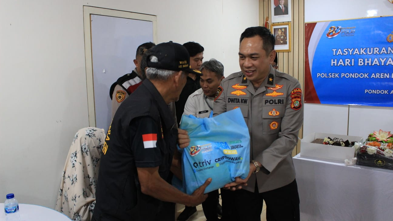 Baksos hingga Lomba Anak, Polda Metro Jaya Rayakan Hari Bhayangkara Bersama Masyarakat