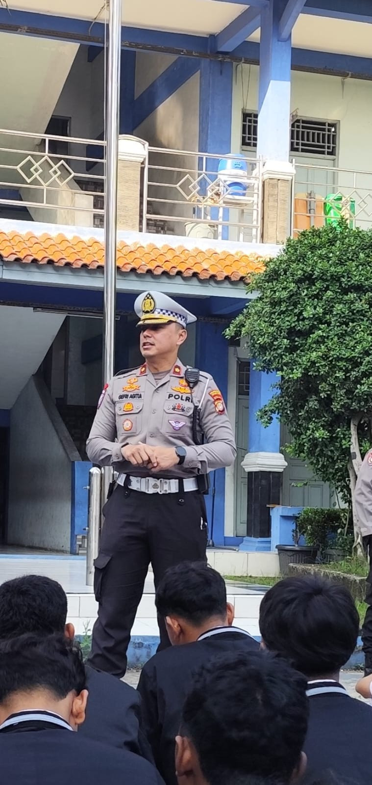Polres Metro Bekasi Kota Edukasi Pelajar tentang Bahaya Bullying, Judi Online, dan Narkoba