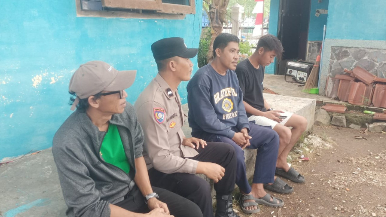 Bhabinkamtibmas Pulau Kelapa Aipda Sahrizal Ajak Warga Jauhi Judol dan Pinjol