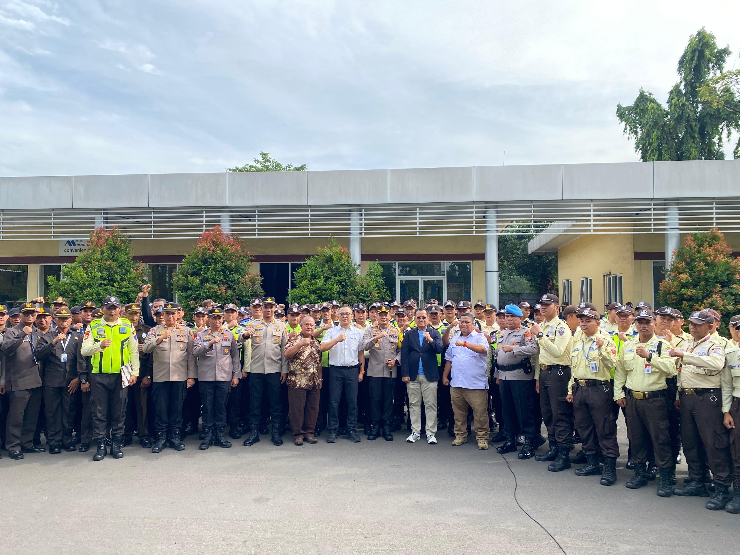 Kapolres Metro Bekasi Dorong Sinergi Satpam dalam Apel Bersama di Kawasan Industri MM2100