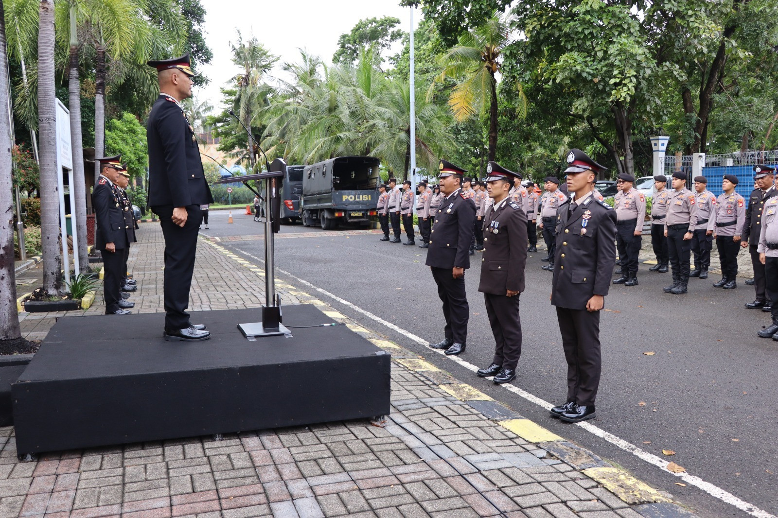 Wakapolres Kepulauan Seribu Pimpin Upacara Pemberian Tanda Kehormatan Satya Lencana