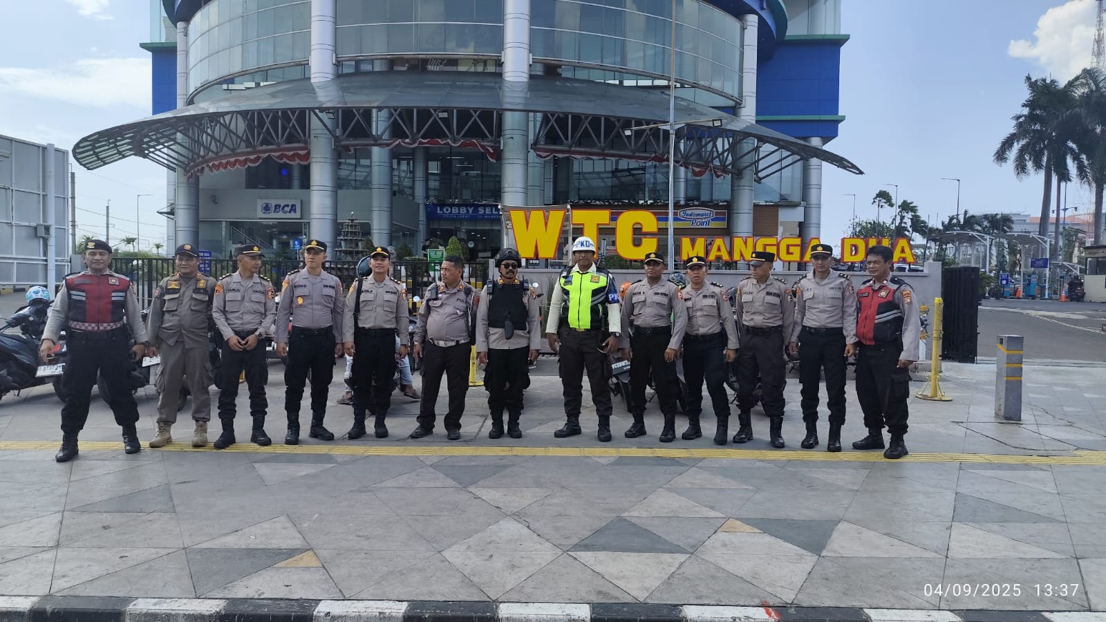 Polsek Pademangan Gelar Patroli 3 Pilar, Sasar Sentral Ekonomi dan Obyek Vital Dukung Program “Jaga Jakarta”