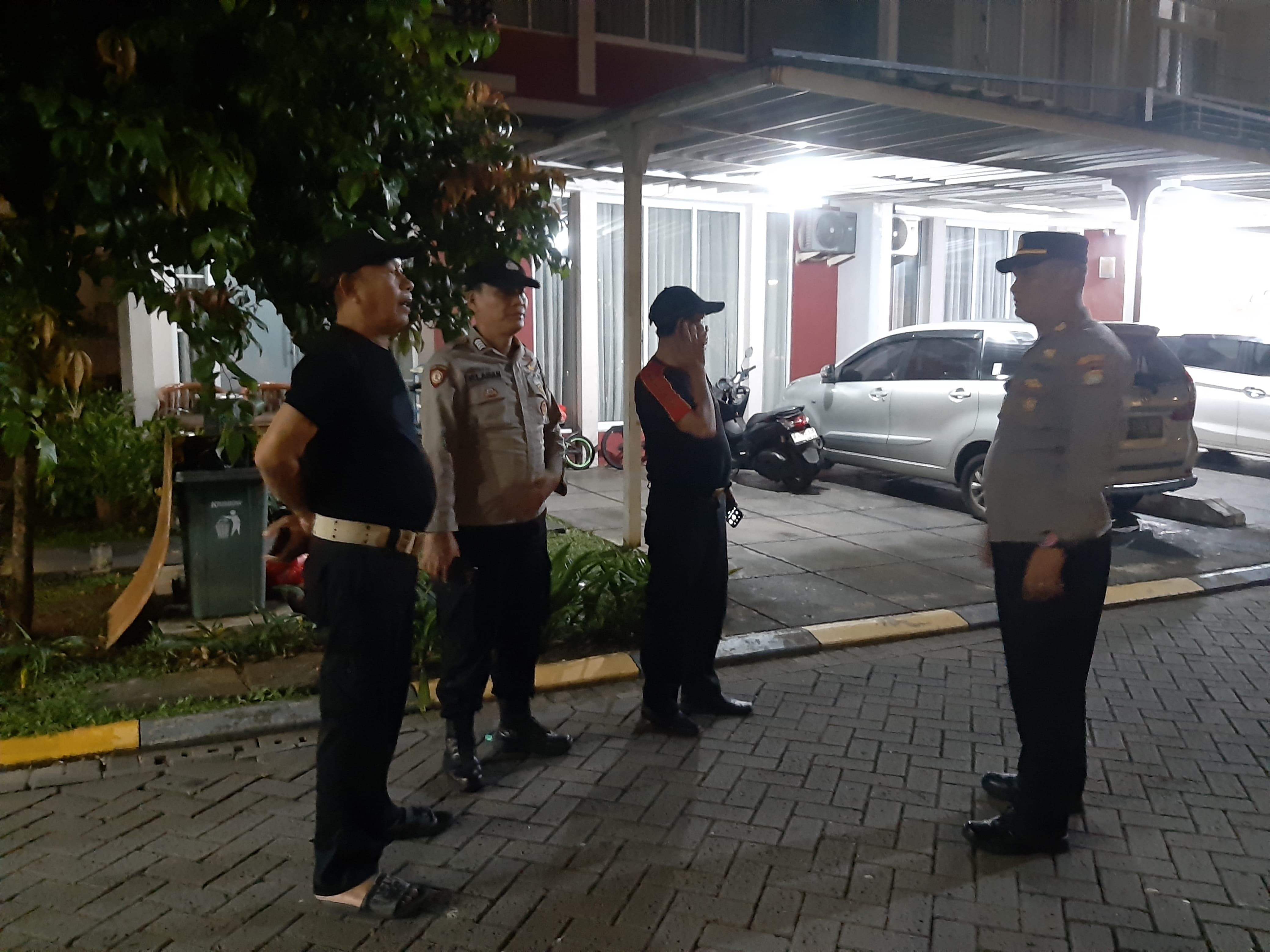 Patroli Rumsong Polsek Bekasi Selatan Ditingkatkan, Wakapolsek Pastikan Rumah Warga Tetap Aman Saat Ditinggal Mudik