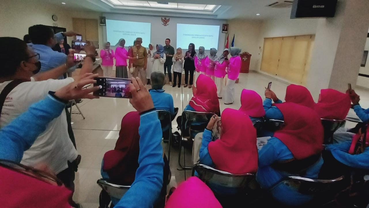 Sekolah Lansia “Tangguh Ceria” Rawalumbu Dorong Lansia Tetap Aktif dan Produktif