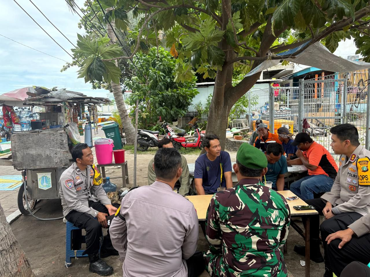 Jumat Curhat di Pulau Harapan, Kapolres Kepulauan Seribu Dengarkan Aspirasi Warga dan Ajak Bersama Jaga Jakarta