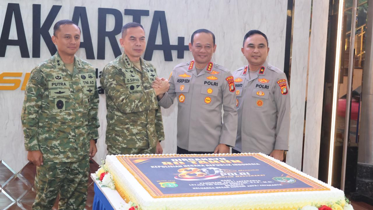 Pangdam Jaya Sambangi Polda Metro Jaya, Beri Ucapan Hari Bhayangkara ke-80