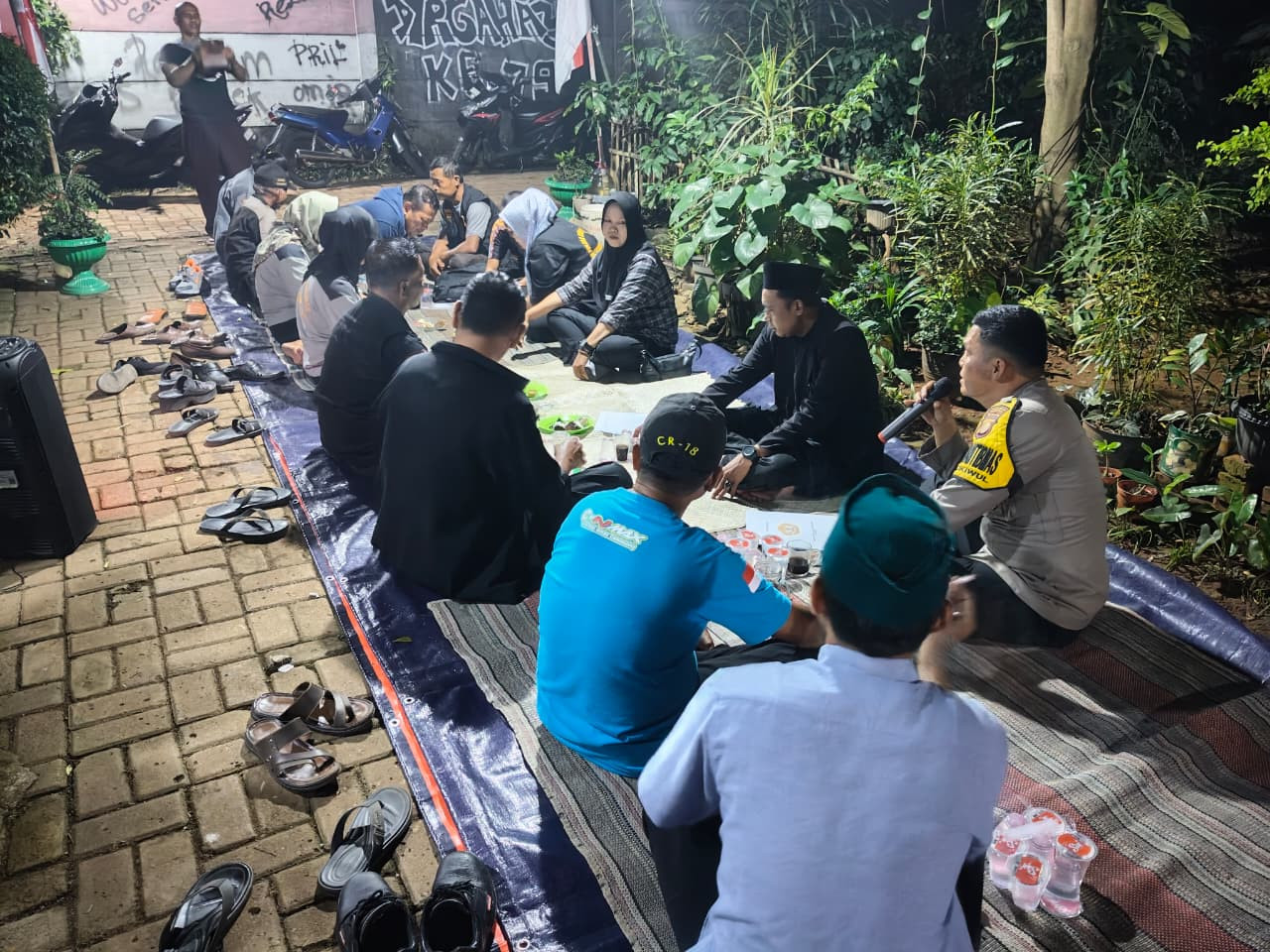 Cegah Kejahatan, Bhabinkamtibmas Cikiwul Ajak Pokdar Kamtibmas dan Warga Bersinergi