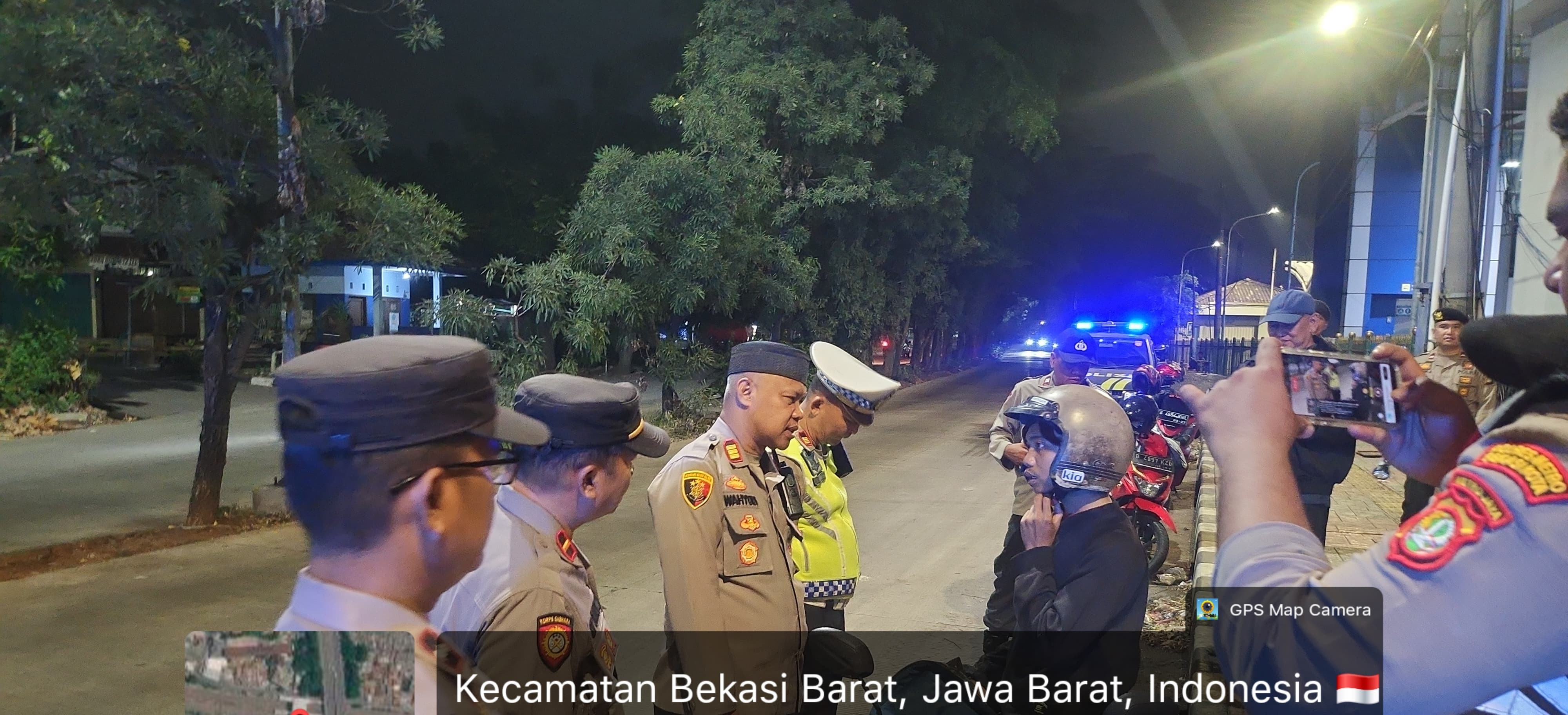 Jaga Jakarta On The Spot: Kapolsek Bekasi Barat Pimpin Patroli Gabungan dan Razia Stasioner