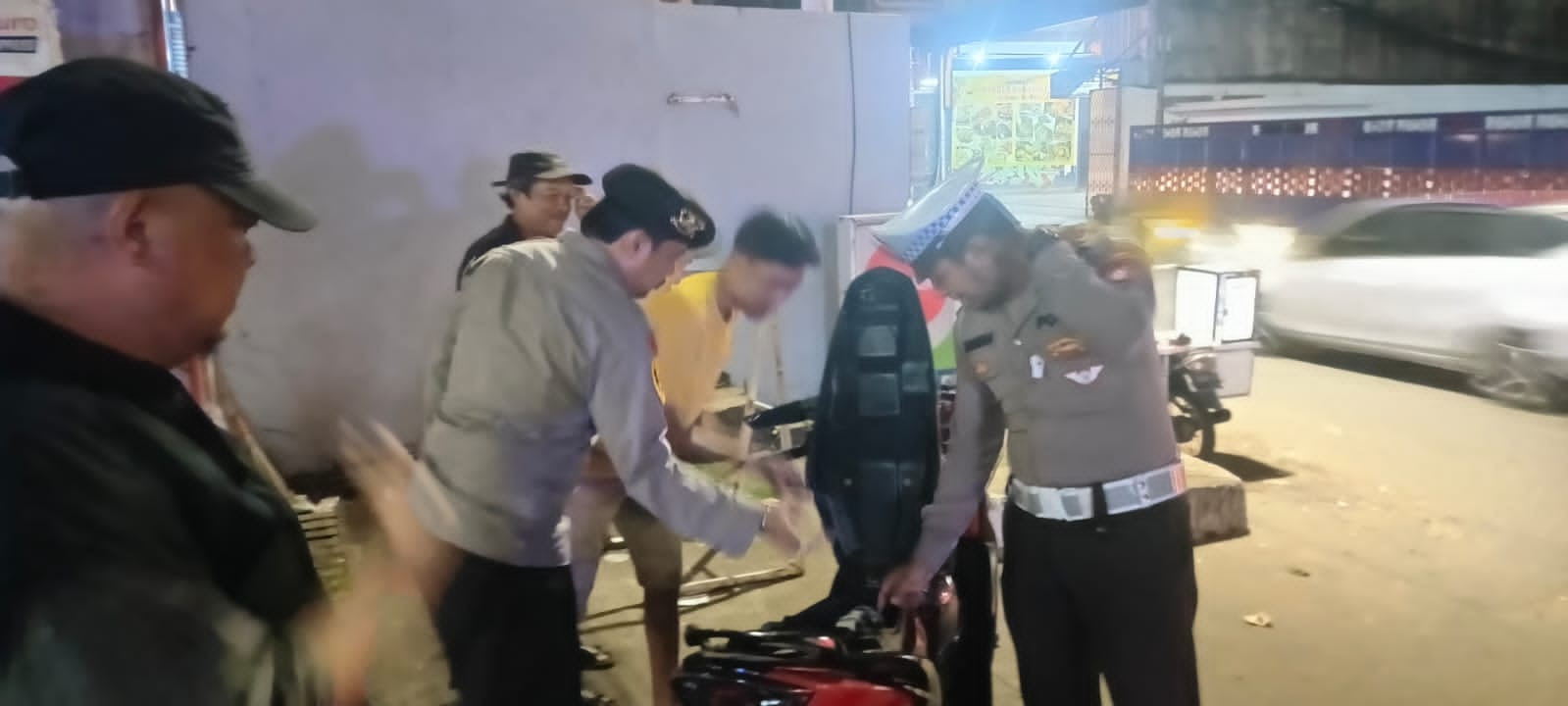 Polsek Pondok Gede Lakukan Patroli di Jam Rawan, Cegah Gangguan Kamtibmas