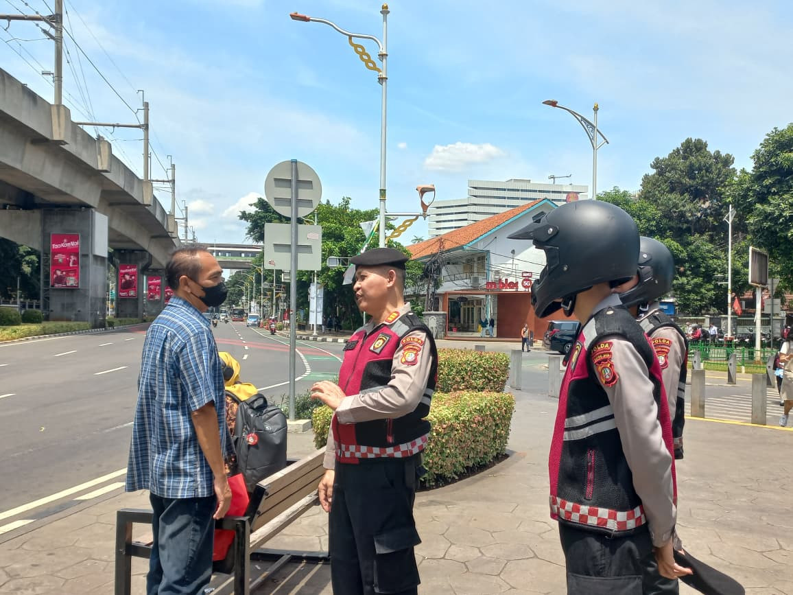 Ditsamapta Polda Metro Jaya Gelar Himbauan Kamtibmas di Blok M dalam Operasi "Sikat Jaya 2025’'
