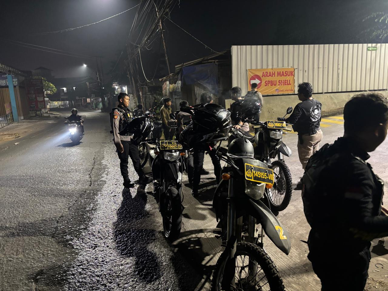 Polisi Perintis Presisi Polres Metro Bekasi Kota Gelar Patroli Pastikan Keamanan Warga di Dini Hari